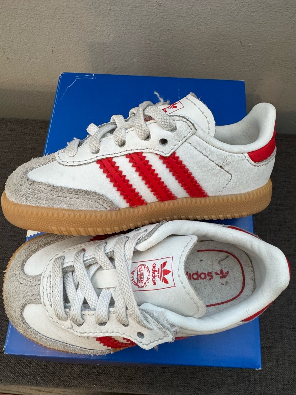 Adidas Kids Samba Shoes in White and Red - size 5K